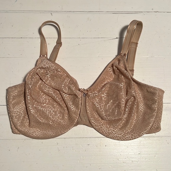 Chantelle 32” D Bra - Picture 1 of 5